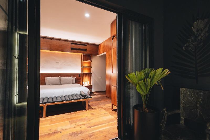 Spira Hotel image