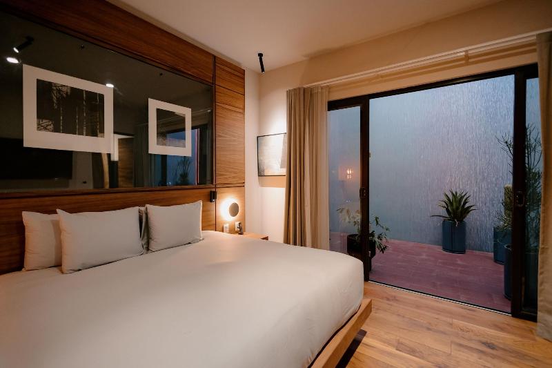 Spira Hotel image