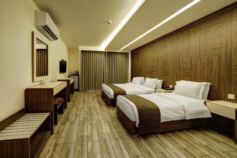 Luciana Hotel By Bratus image