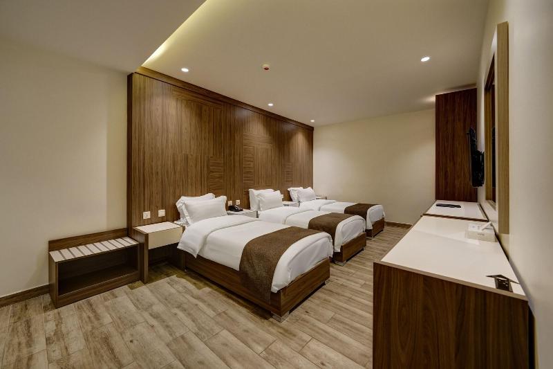Luciana Hotel By Bratus image