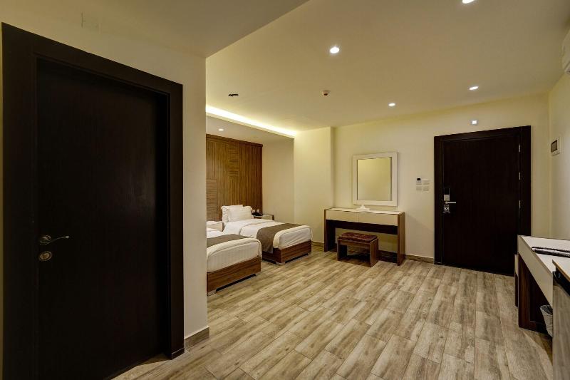 Luciana Hotel By Bratus image