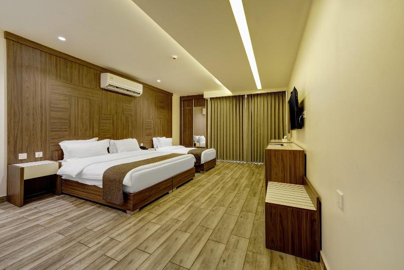 Luciana Hotel By Bratus image