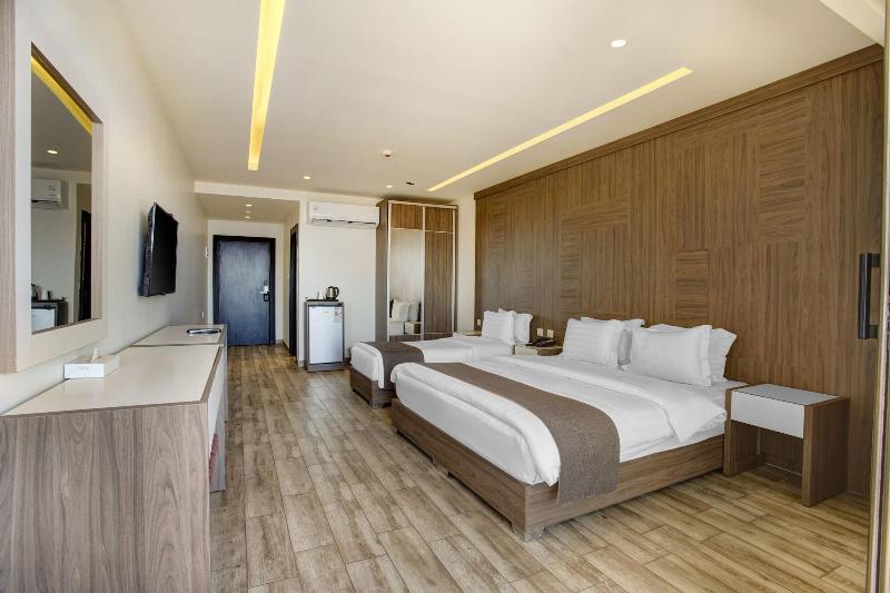 Luciana Hotel By Bratus image