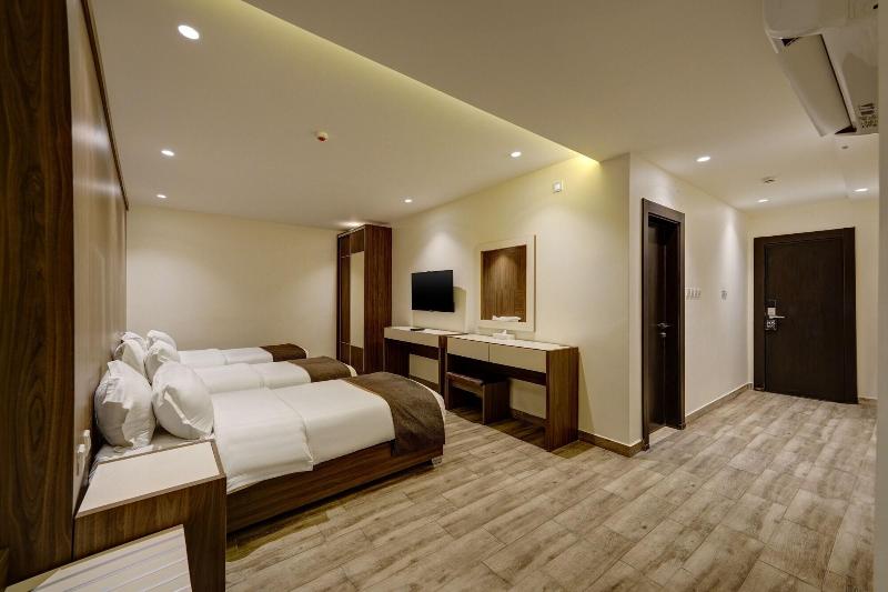 Luciana Hotel By Bratus image
