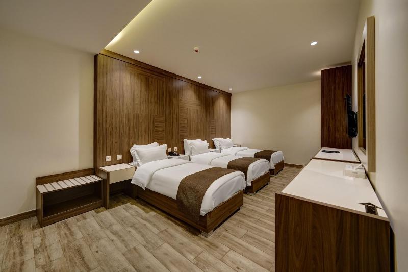Luciana Hotel By Bratus image