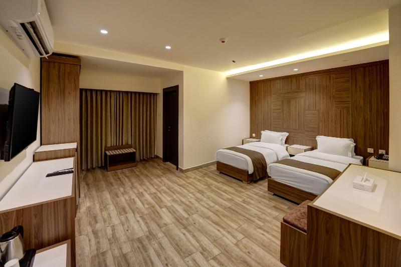 Luciana Hotel By Bratus image