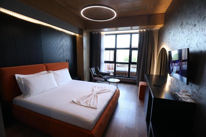 Toka Hotel Restaurant image