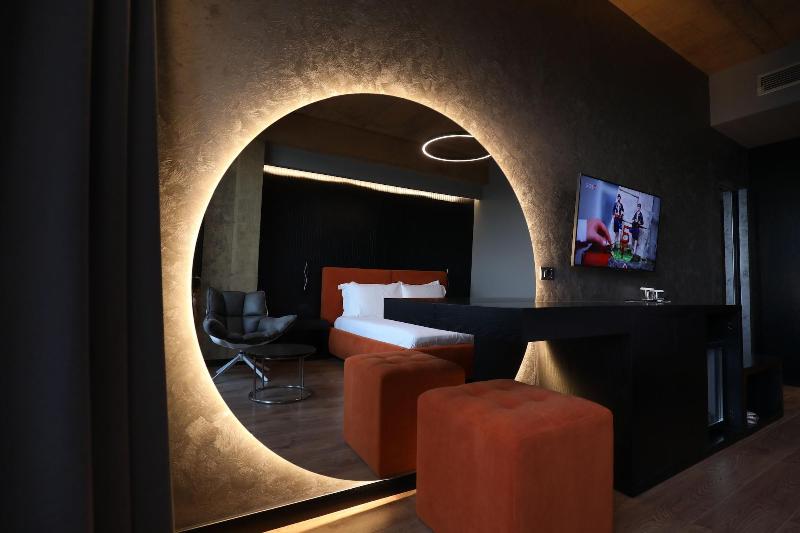 Toka Hotel Restaurant image
