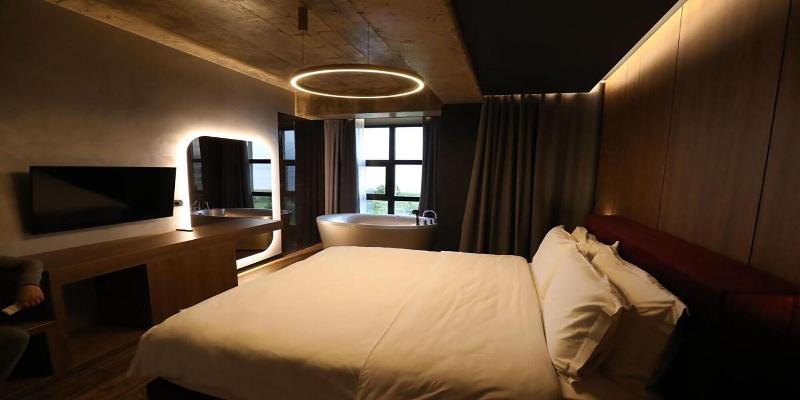 Toka Hotel Restaurant image