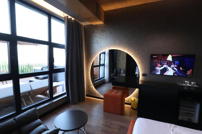 Toka Hotel Restaurant image