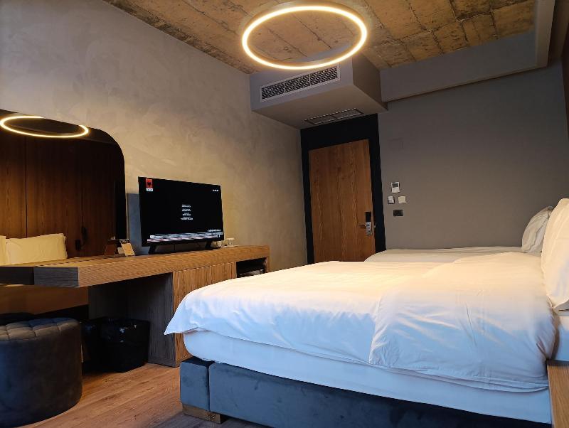Toka Hotel Restaurant image