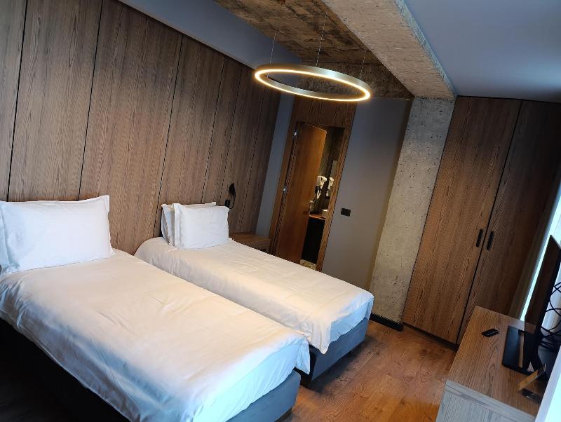 Toka Hotel Restaurant image
