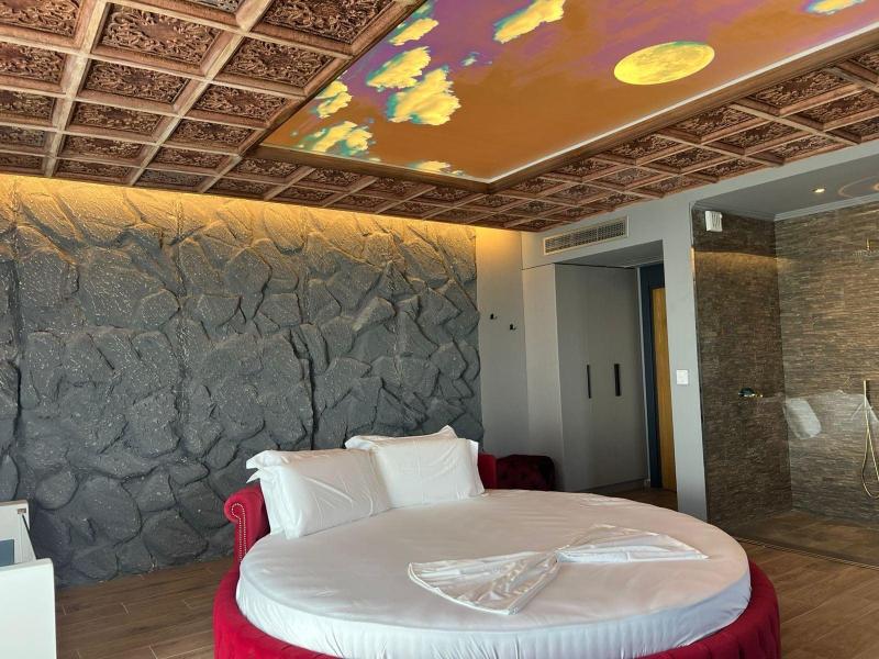 Toka Hotel Restaurant image