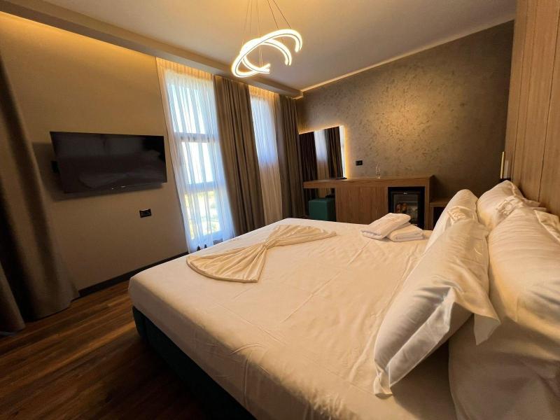 Toka Hotel Restaurant image