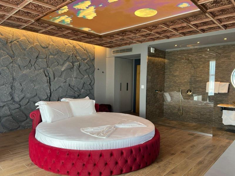 Toka Hotel Restaurant image