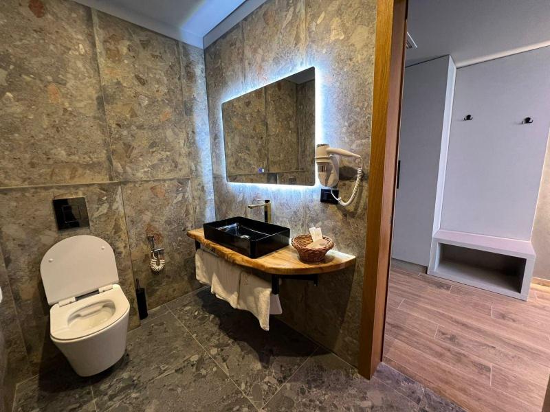 Toka Hotel Restaurant image