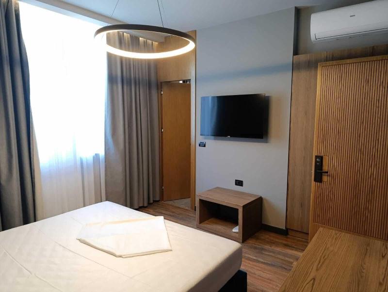 Toka Hotel Restaurant image