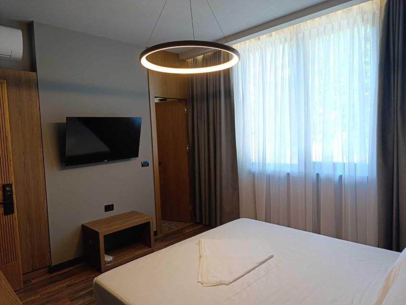 Toka Hotel Restaurant image