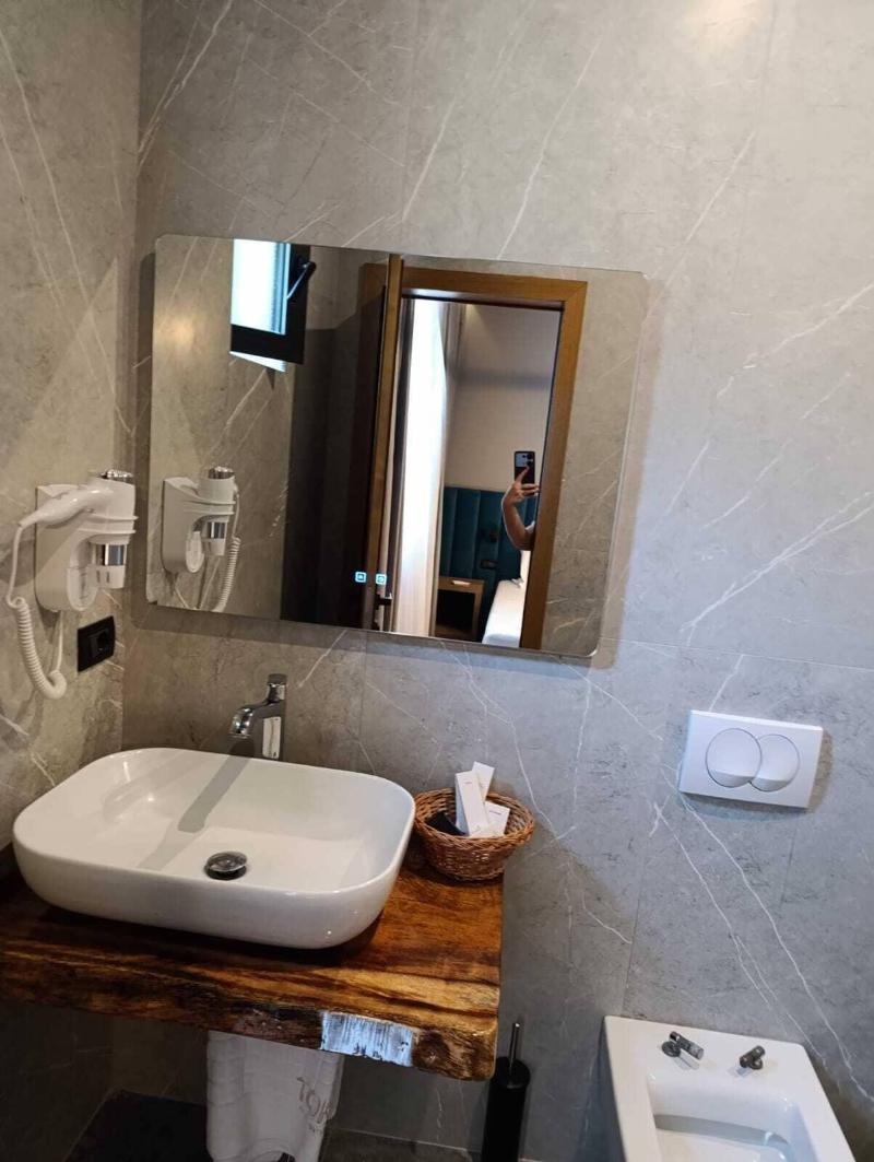 Toka Hotel Restaurant image