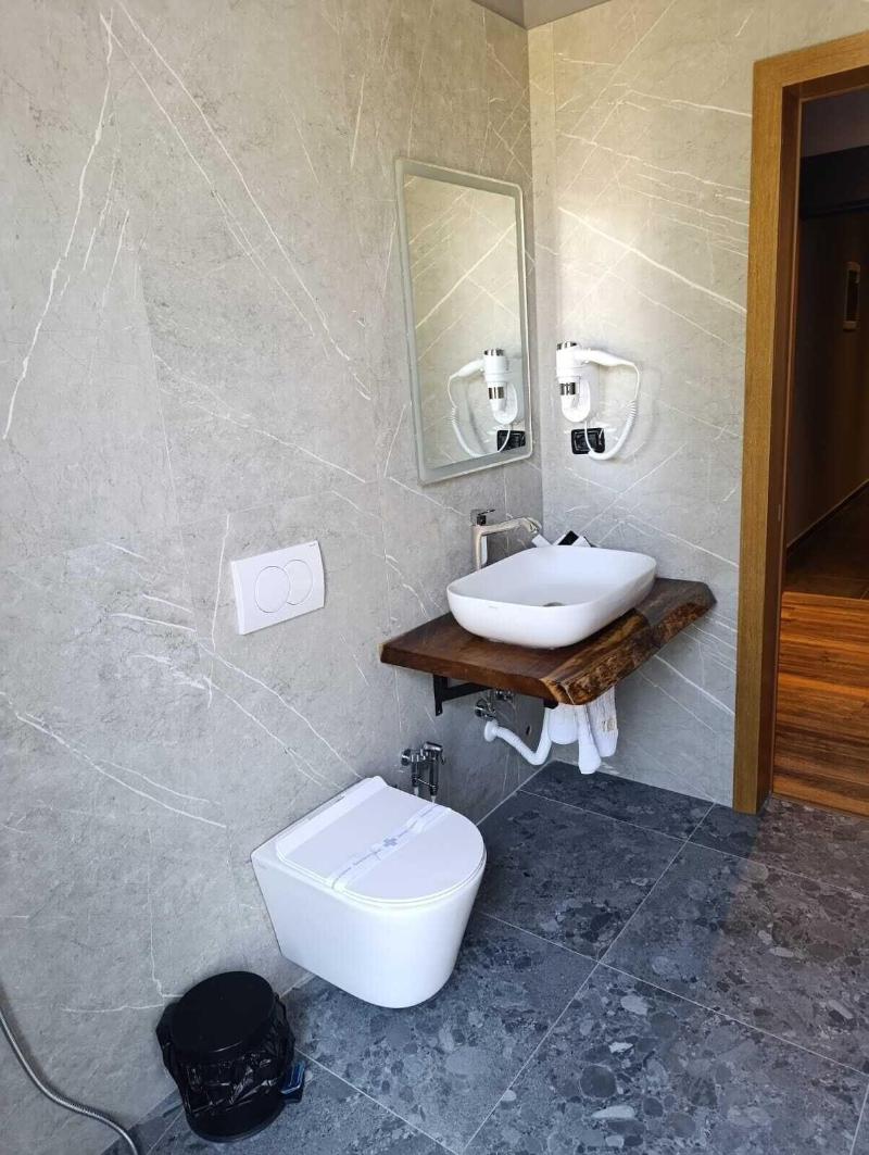 Toka Hotel Restaurant image