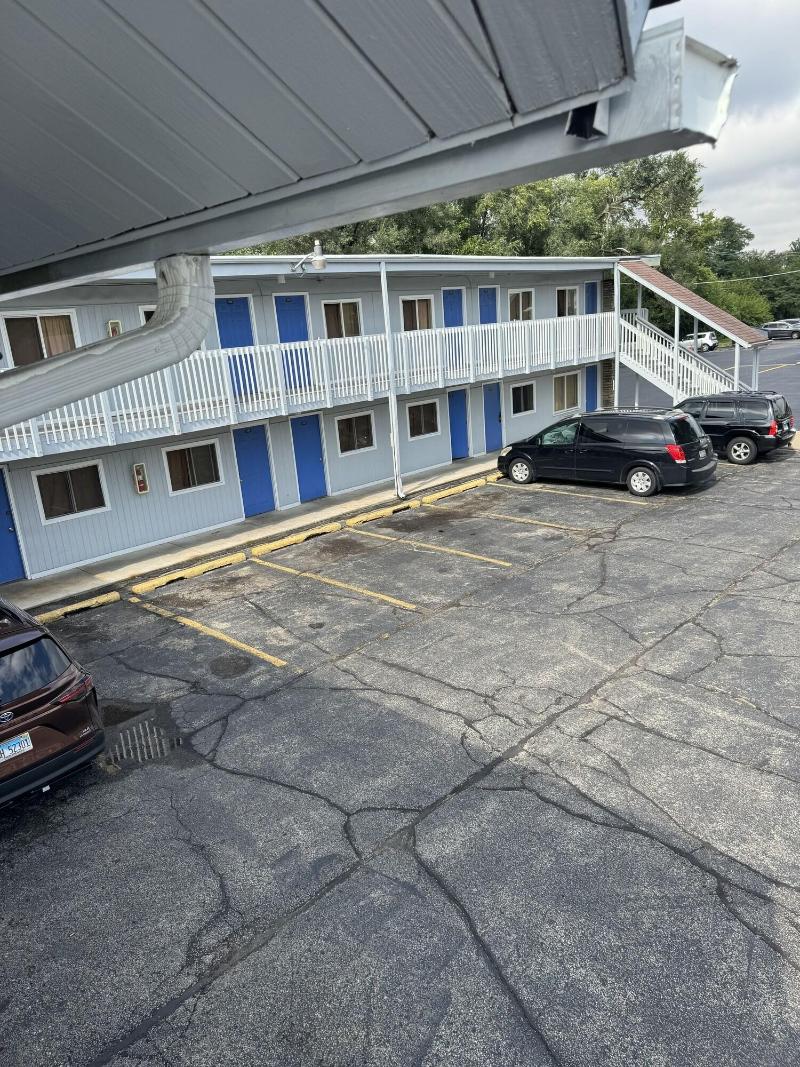Clayton House Motel Rockford image