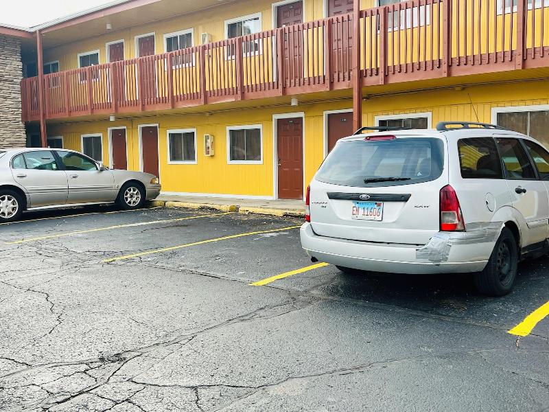 Clayton House Motel Rockford image