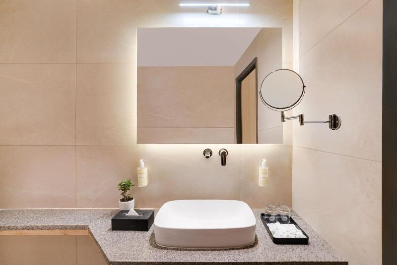 Lemon Tree Hotel Haridwar image