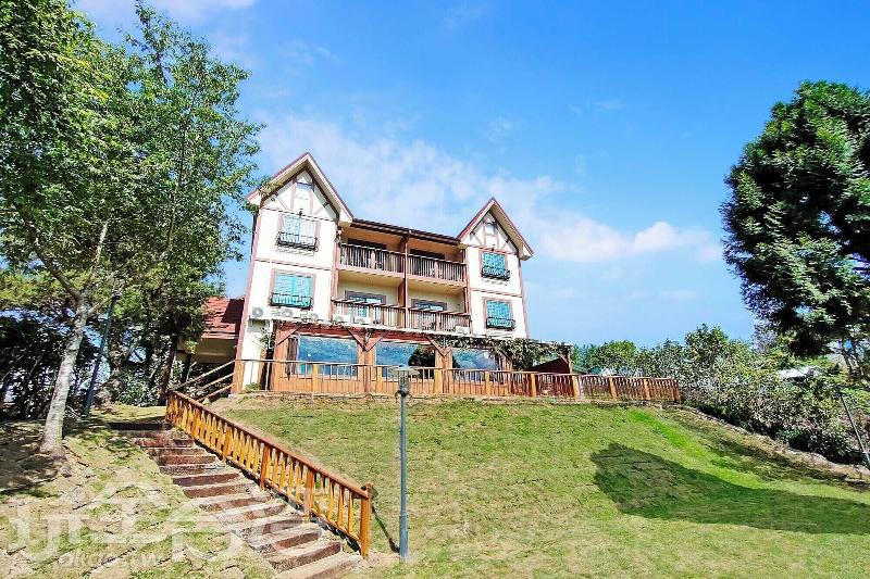 Baili Manor Cing Jing image