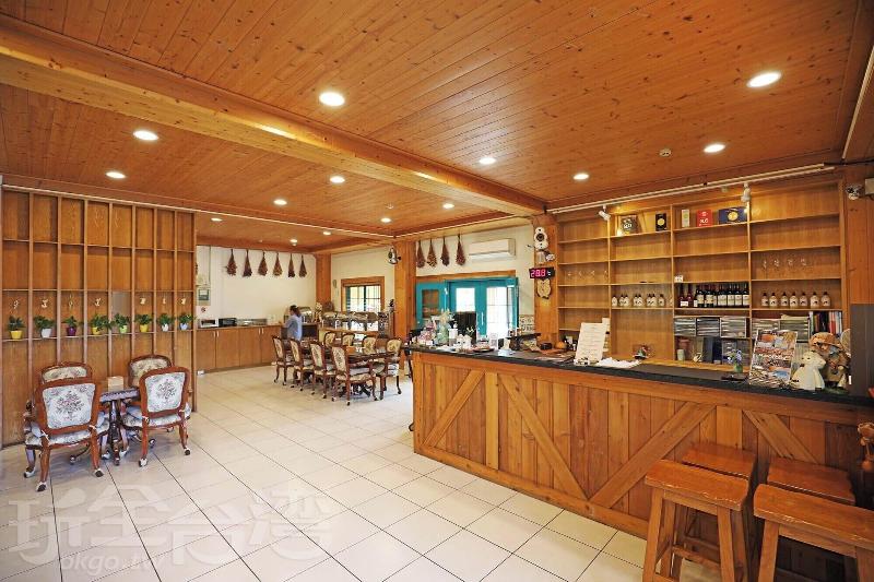Baili Manor Cing Jing image