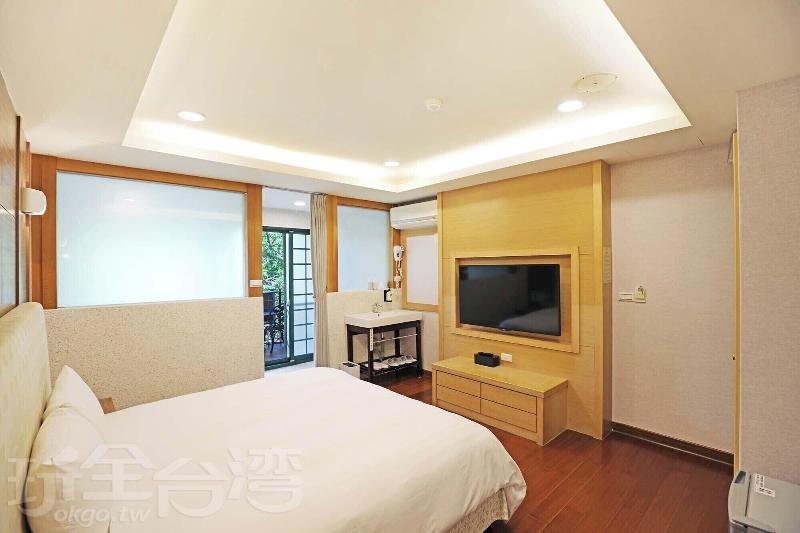 Baili Manor Cing Jing image