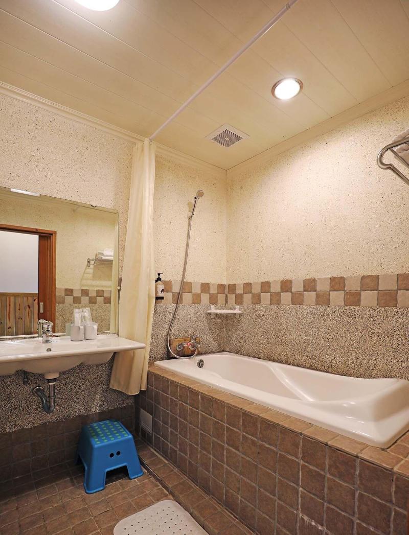 Baili Manor Cing Jing image