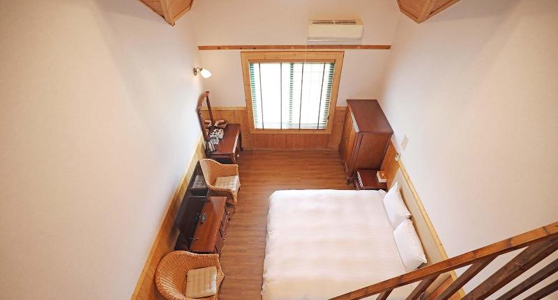 Baili Manor Cing Jing image