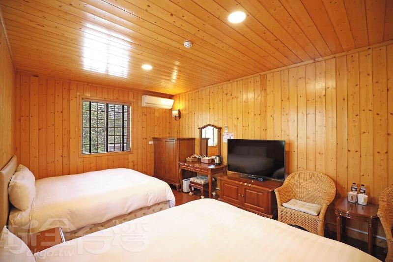 Baili Manor Cing Jing image