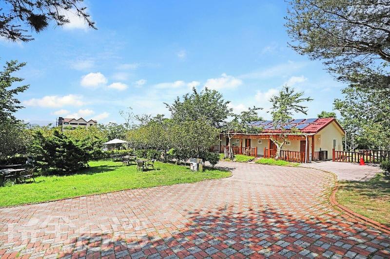 Baili Manor Cing Jing image