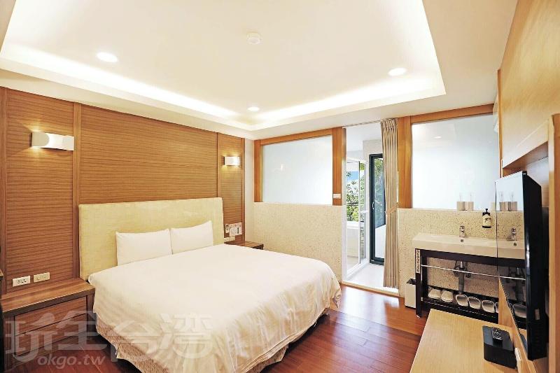 Baili Manor Cing Jing image