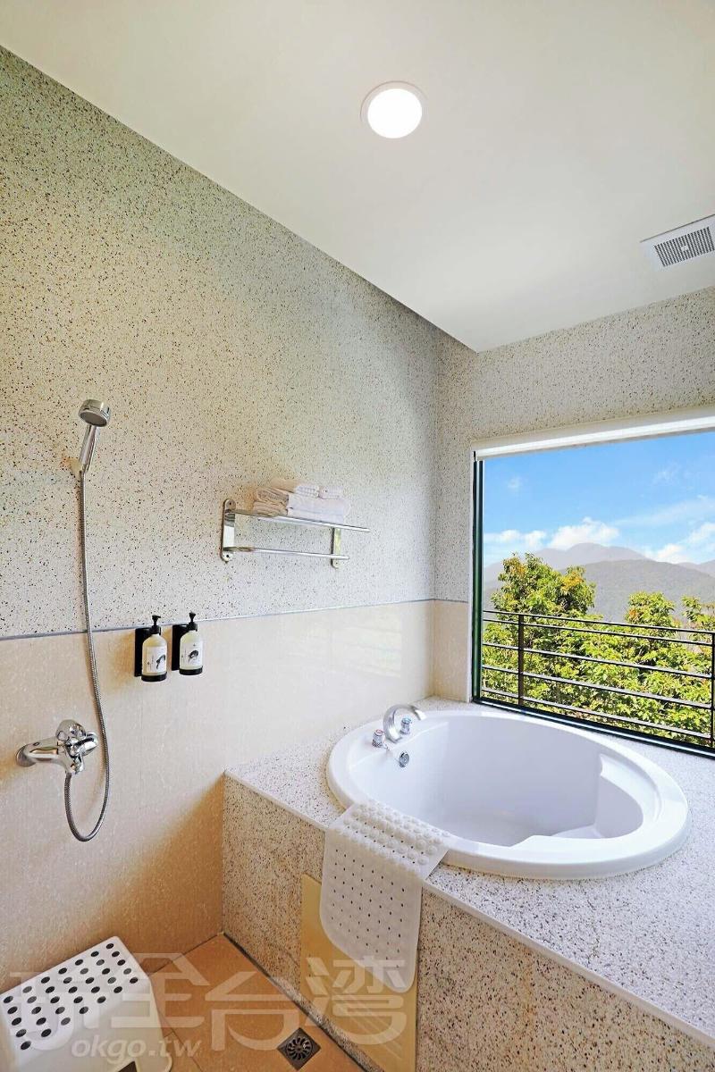 Baili Manor Cing Jing image