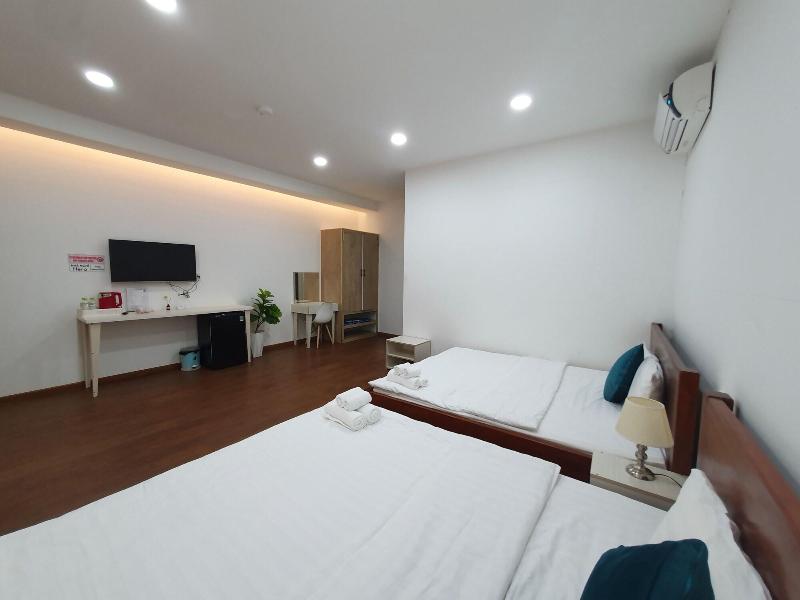 Hero Hostel Billiards image