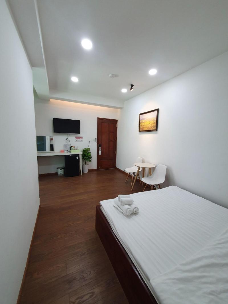 Hero Hostel Billiards image