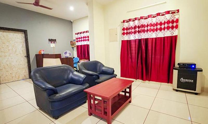 Fabexpress Srinivasan Apartment — view
