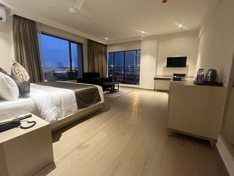Presidency Airport Hotel image