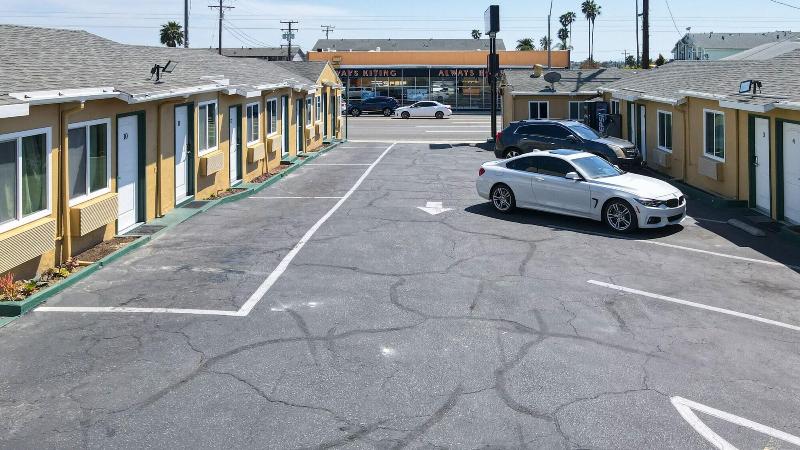 Signal Hill Motel image