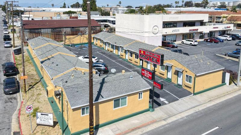Signal Hill Motel image