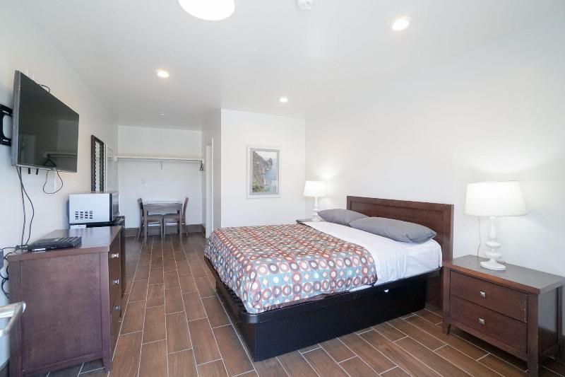 Signal Hill Motel image