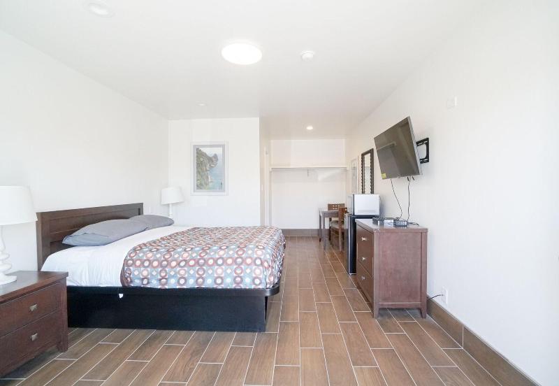 Signal Hill Motel image