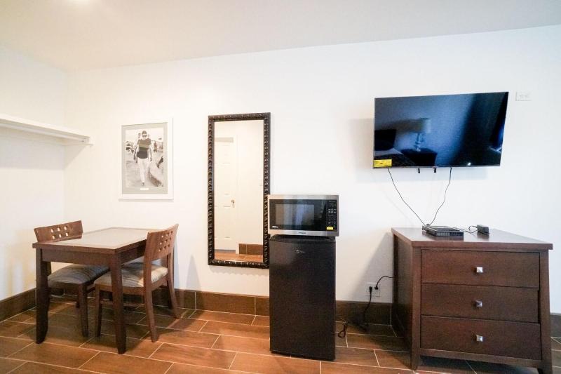 Signal Hill Motel image