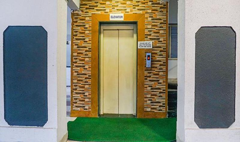 Fabhotel Grandeur image