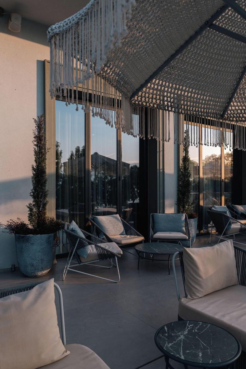 Mazarine Hotel image