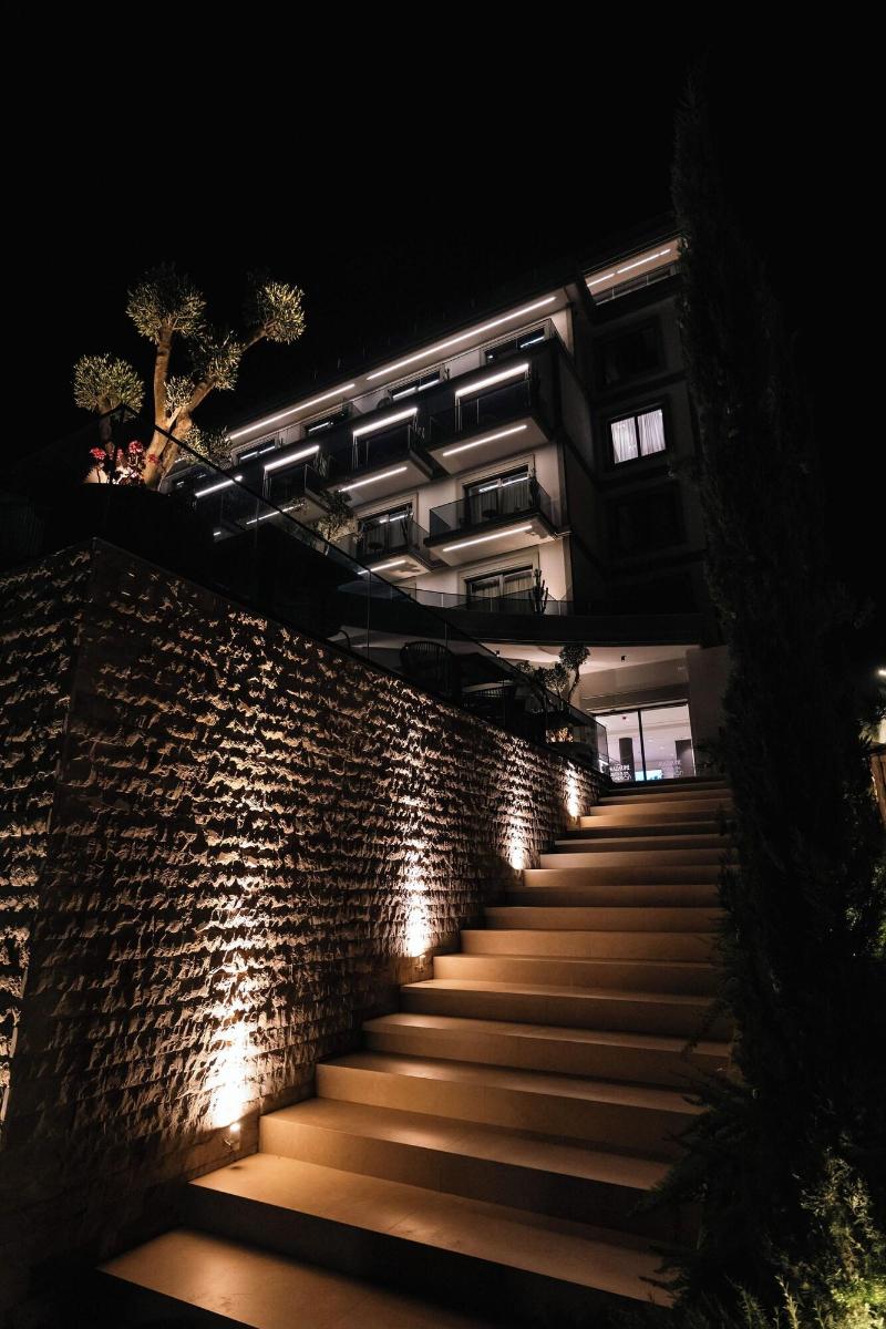 Mazarine Hotel image