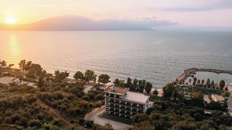 Mazarine Hotel image