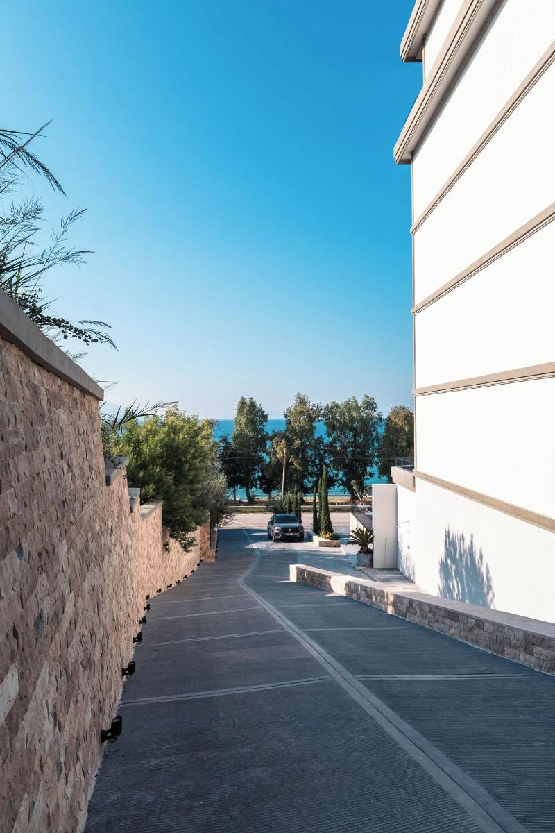 Mazarine Hotel image